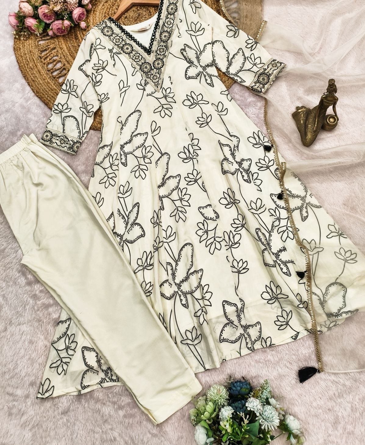 French Crepe Kurti Set with Organza Dupatta Lace Work