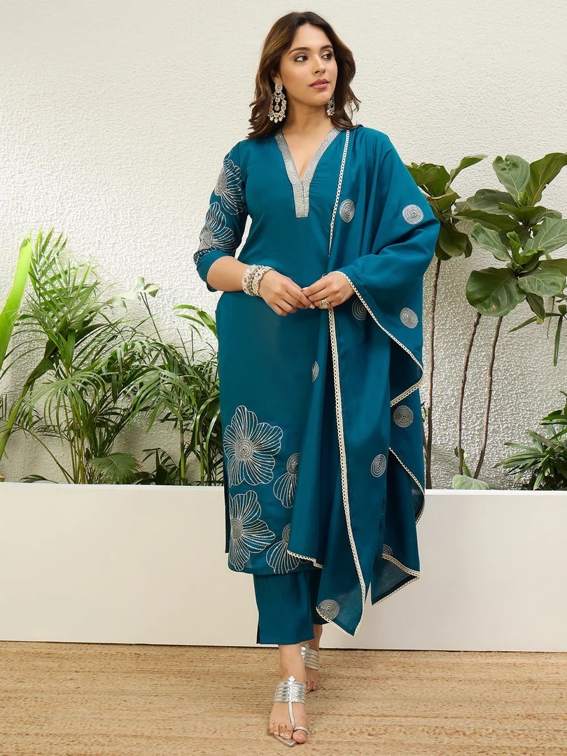 Women’s Roman Silk Straight Kurta Pant with Muslin Dupatta - Image 3